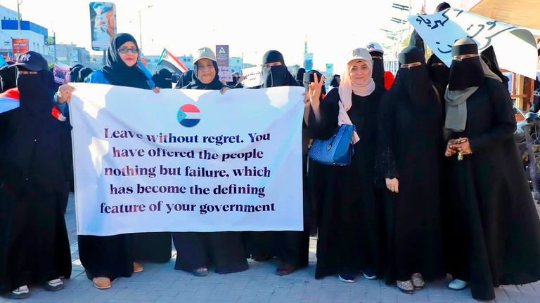 انتفاضة نسائية في جنوب اليمن تنديدا بالأزمات المعيشية - صورة 4