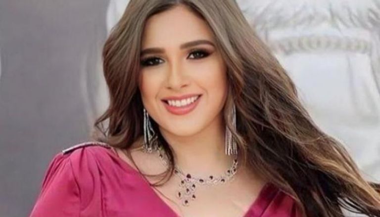 عمرو محمود ياسين يوضح حقيقة &laquo;انفصاله الفني&raquo; عن ياسمين عبدالعزيز - صورة 1