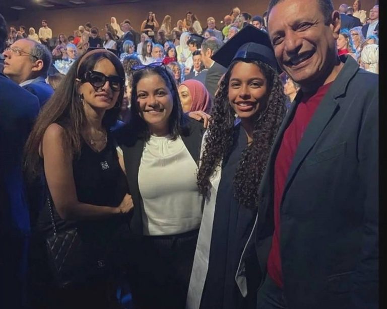 شيرين عبدالوهاب تغيب عن حفل تخرج ابنتها مريم - صورة 1