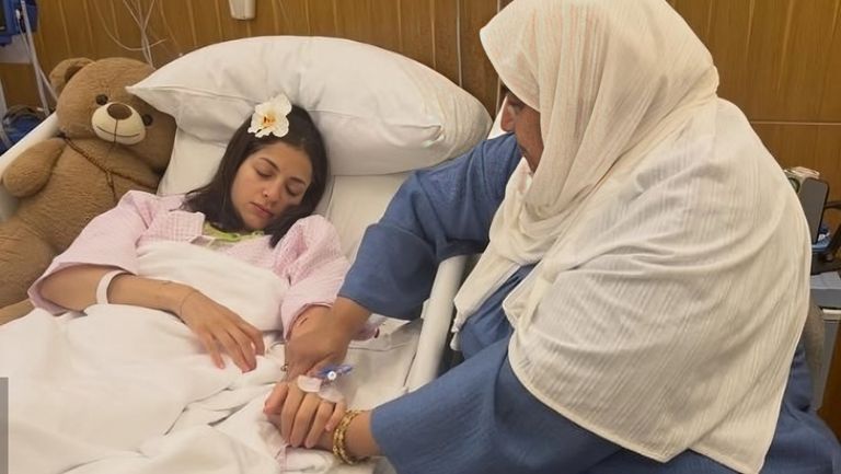 الفنانة منى فاروق منى فاروق من داخل المستشفى تكشف تفاصيل خضوعها لعملية جراحية - صورة 1