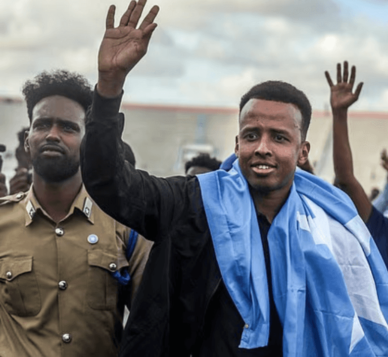 عمر أرتان من خيبة المونديال إلى المجد الأوروبي.. من هو الحكم الصومالي عمر أرتان؟ - صورة 1
