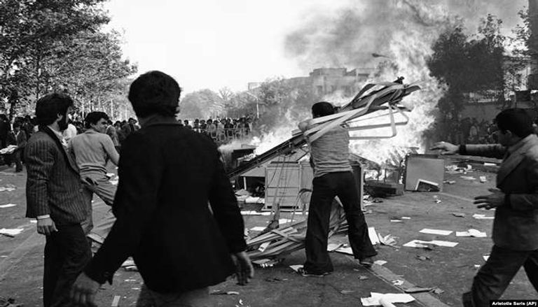 إيران من الشاه إلى الجمهورية.. ثورة &laquo;التهمت&raquo; نفسها - صورة 2