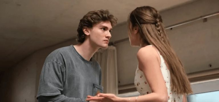 مسلسل في السابعة عشر الحلقة 3.. انفجار القارب يهدد مصير أراس وتيومان - صورة 1