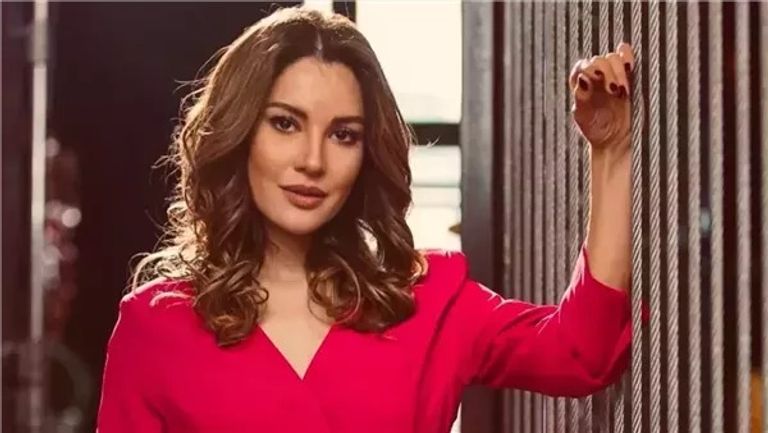 خضوع جثمان الممثلة التركية إيجي أرتيم للطب الشرعي لمعرفة سبب الوفاة - صورة 1