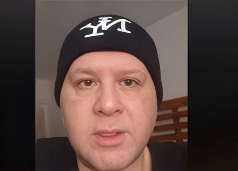 عمرو يسري: موقف في محطة أتوبيس علّمني درسا لا يُنسى - صورة 1