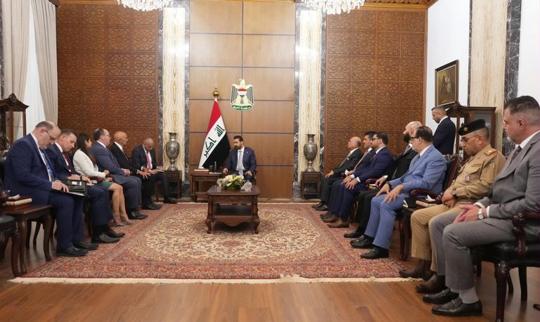 العراق وسلاح الفصائل.. براك ينقل للزيدي رسالة أمريكية حازمة (خاص) - صورة 1