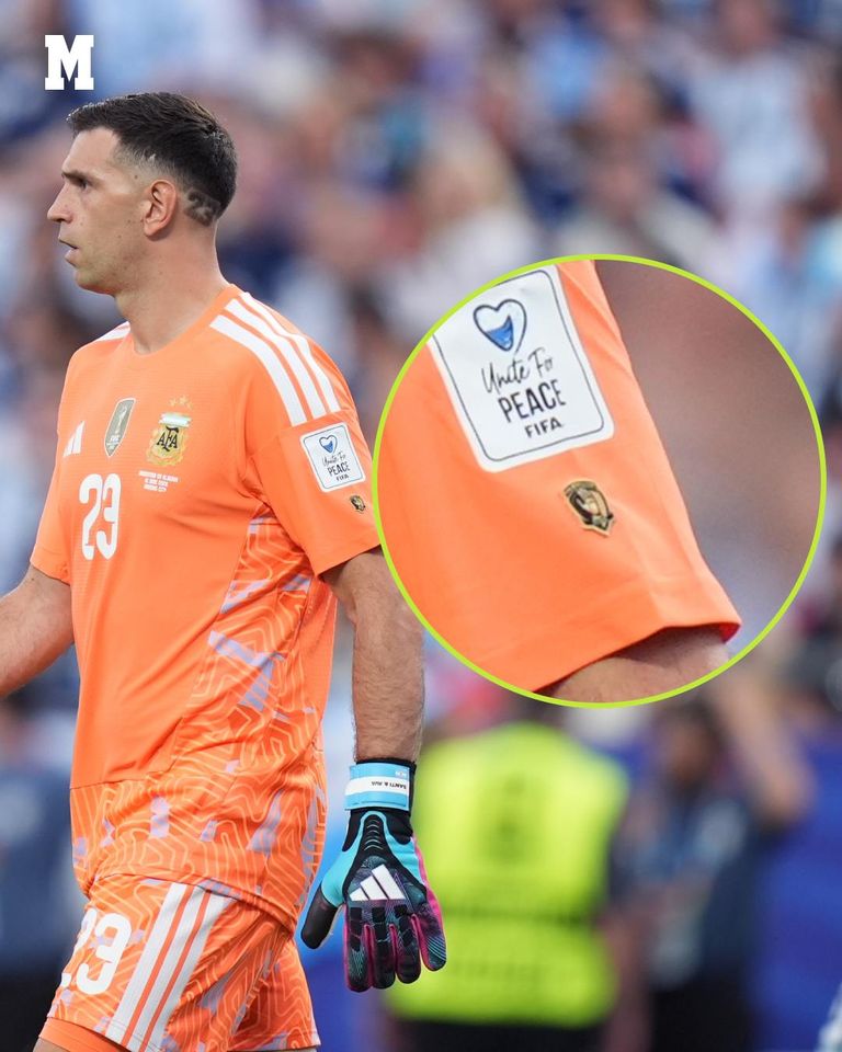 إميليانو مارتينيز شارات كأس العالم 2026.. الفيفا يكرم ميسي ورونالدو ومبابي - صورة 1