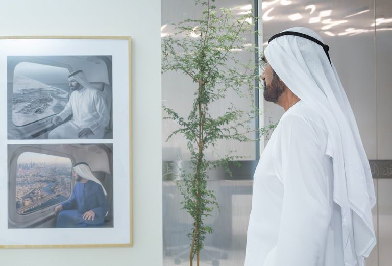 محمد بن راشد يطلق &laquo;دبي الأفعال&raquo;.. الإنجاز السريع للعمل بجودة استثنائية - صورة 1