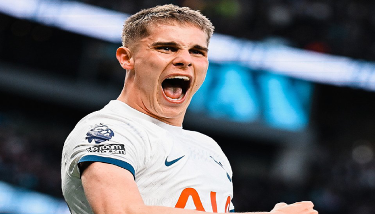 وجوه سينمائية في كأس العالم 2026.. عمر مرموش يتصدر قائمة الأكثر جاذبية - صورة 4