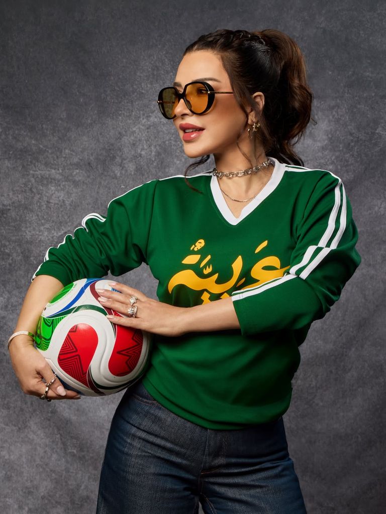 المنتخبات العربية تفرض حضورها في إطلالات النجمات خلال مونديال 2026 (صور) - صورة 1