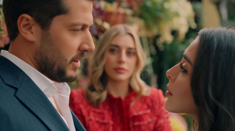 مسلسل &laquo;حب ع ورق&raquo; الحلقة 3.. قبلة تشعل الجدل - صورة 2