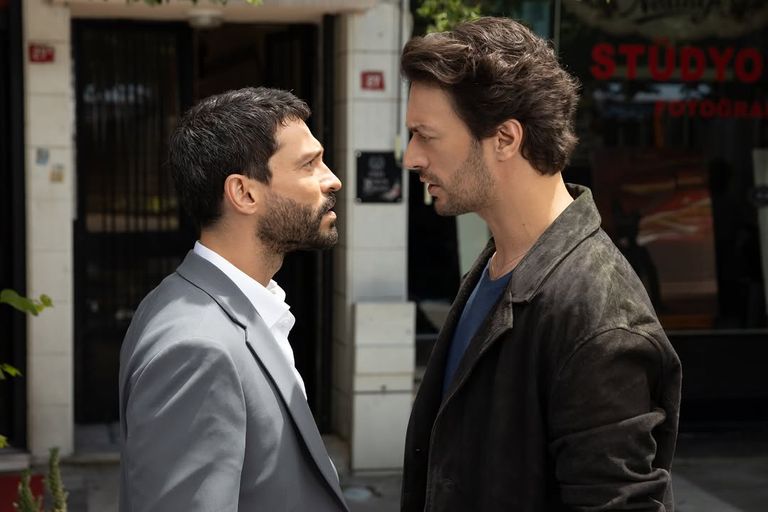 مسلسل «حب محتمل» الحلقة الأولى.. قرار يغيّر حياة ديفني - صورة 1