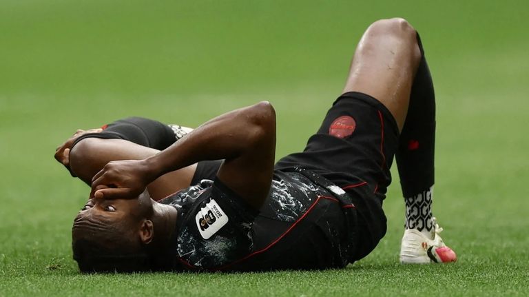 هل سيعود إسماعيل كونيه للملاعب؟ تفاصيل العملية الجراحية لكسر «الساق والشظية» (خاص) - صورة 3