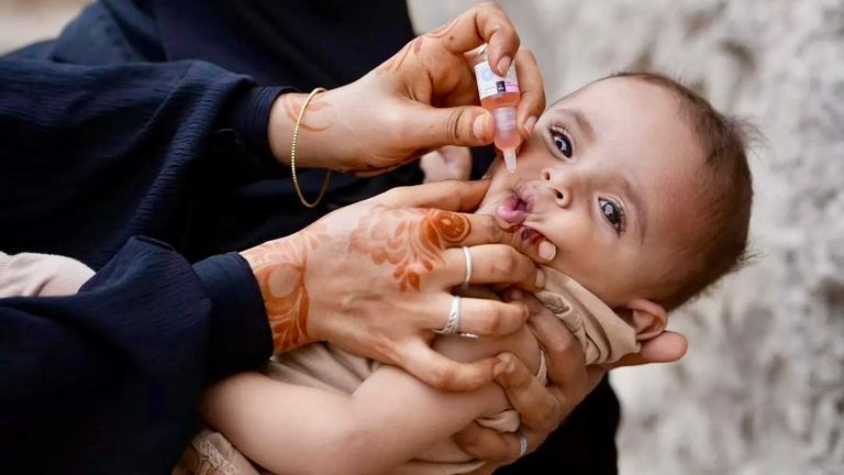 حصبة وشلل أطفال.. الأوبئة تفتك باليمنيين في مناطق سيطرة الحوثي - صورة 1