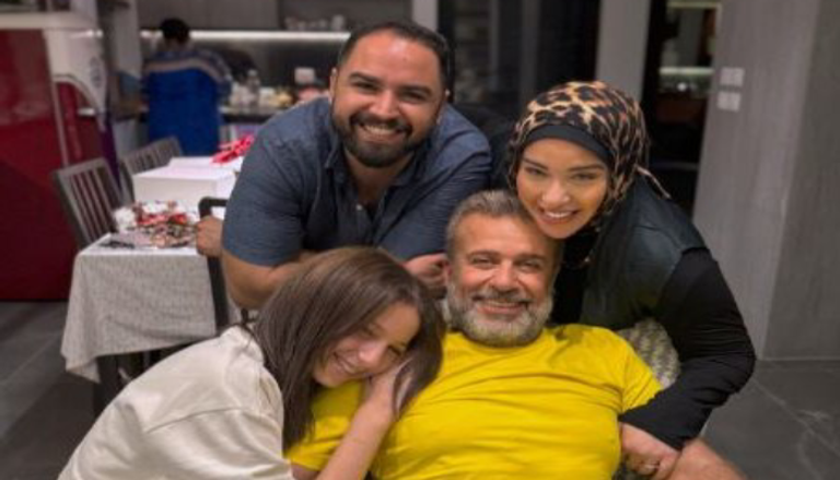 في عيد الأب 2026.. نجوم عرب واجهوا أزمات أبنائهم الصادمة أمام الكاميرات - صورة 2