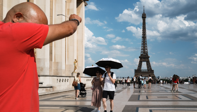 بسبب موجة حر شديدة.. فرنسا تحظر الكحول في المهرجانات الموسيقية - صورة 1