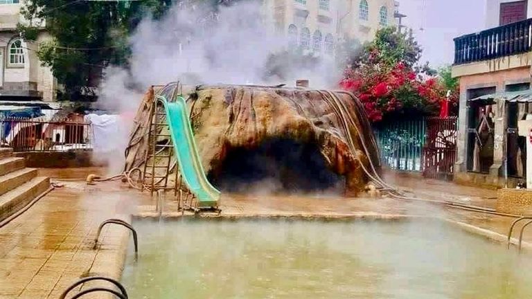 حمامات دمت في اليمن.. مشفى طبيعي في فوهة بركان - صورة 4