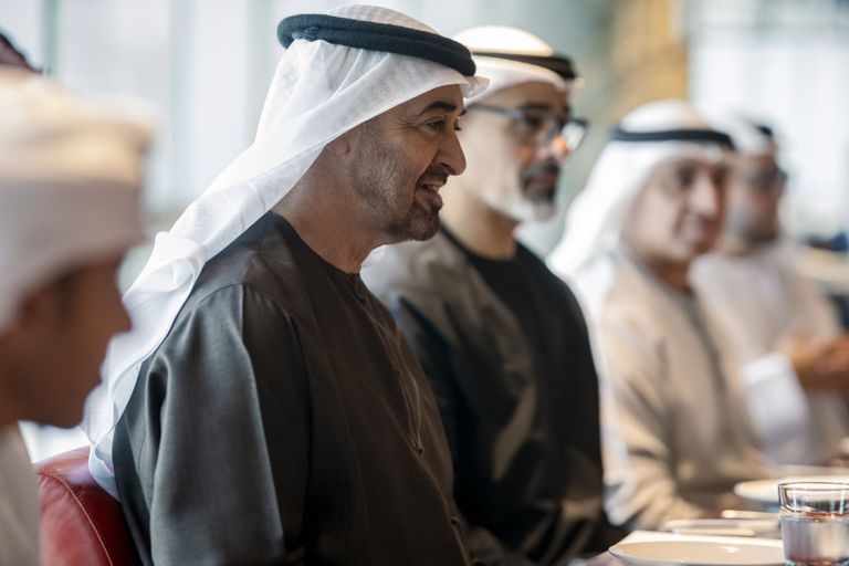 رئيس الإمارات يبحث مع وزير خارجية أمريكا ترسيخ أسباب الأمن والاستقرار بالمنطقة - صورة 2