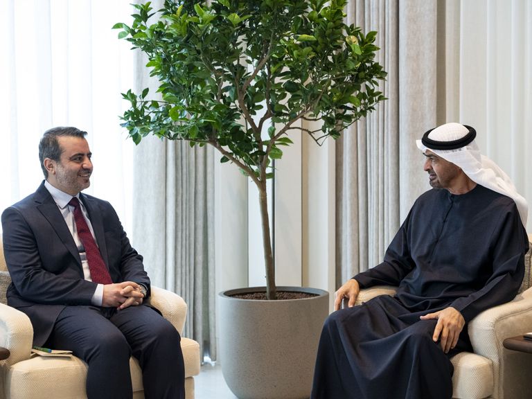 محمد بن زايد يبحث مع وزير خارجية سوريا التطورات بالشرق الأوسط - صورة 2