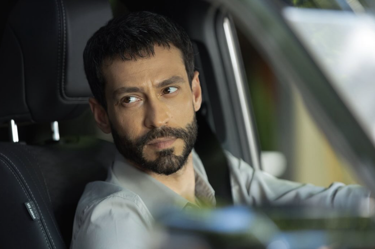 مسلسل &laquo;حب محتمل&raquo; الحلقة 2.. دفنة تنقذ شركتها وقادر يفاجئ الجميع - صورة 4