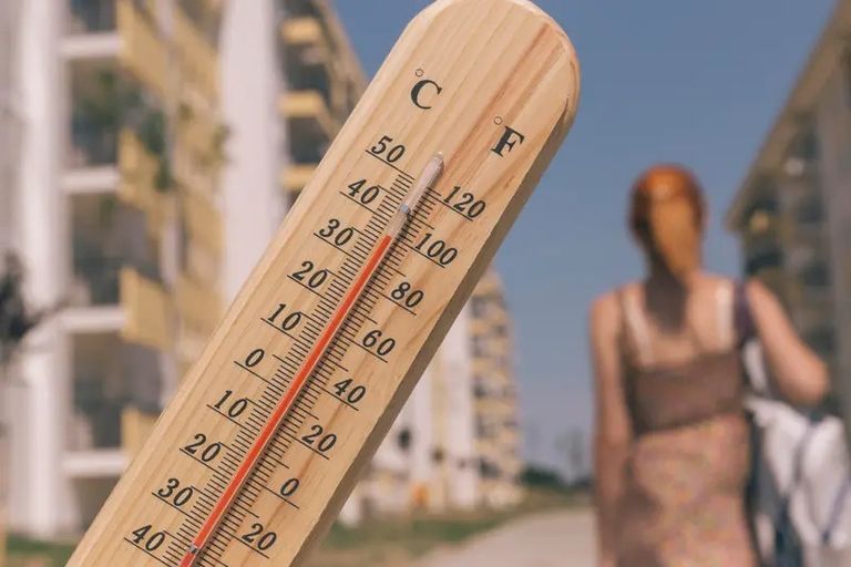 شراء نسمة هواء.. فرنسيون يضحون بميزانية العطلات لـ&laquo;النوم في فندق&raquo; - صورة 2