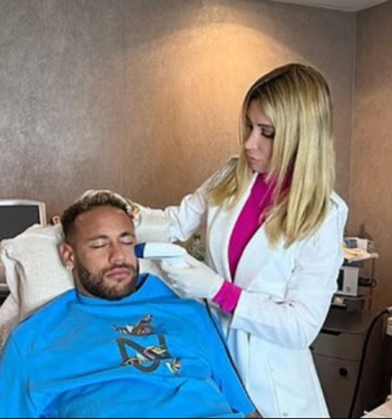 بينهم محمد صلاح.. خبراء يكشفون أسرار  خضوع نجوم المونديال لعمليات تجميل - صورة 3