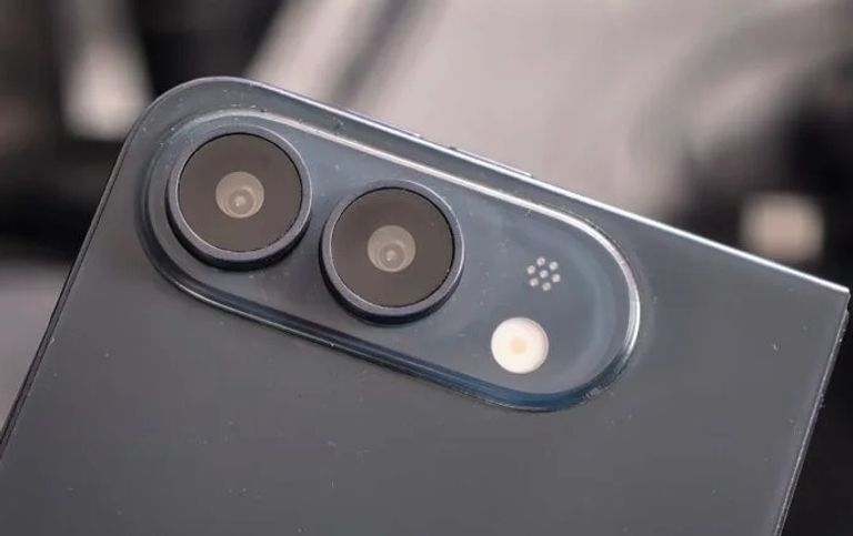 iPhone 18 Fold.. نموذج أوّلي يكشف عن أسرار أول هاتف قابل للطي من أبل (صور) - صورة 3