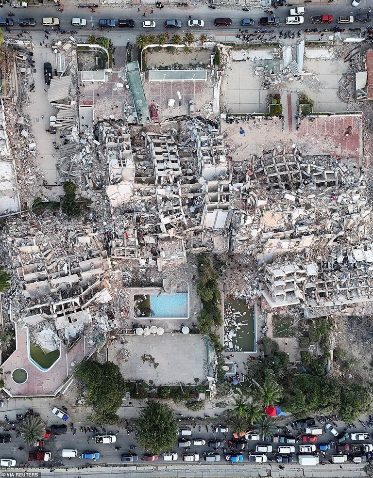 فضيحة &laquo;الفلين&raquo; في مباني فنزويلا تثير غضبا عارما عقب كارثة الزلزال - صورة 5