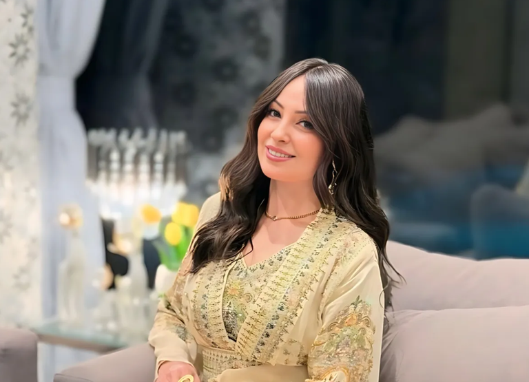 نرمين الفقي تتهم خادمتها بسرقة سلسلة من فيلتها - صورة 1