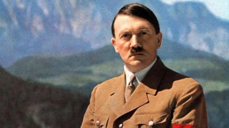 تحقيق في مدرسة أمريكية بعد إدراج صورة لهتلر ضمن كتابها السنوي - صورة 1