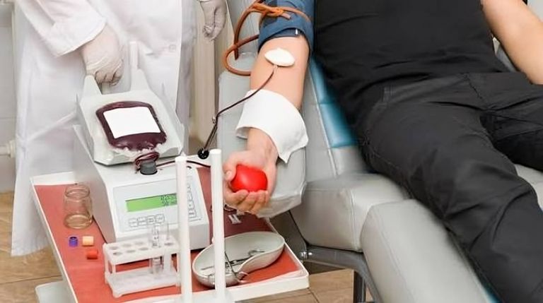 مصر تدخل موسوعة غينيس بأكبر حملة تسجيل للتبرع بالدم خلال 12 ساعة - صورة 1