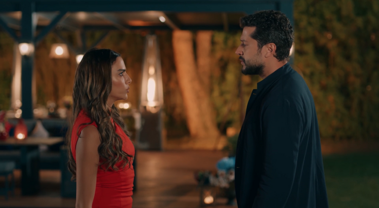 مسلسل حب على ورق الحلقة 13.. فراس يهدد &laquo;أوس ولين&raquo; بعد تسريب عقد الخطوبة - صورة 1