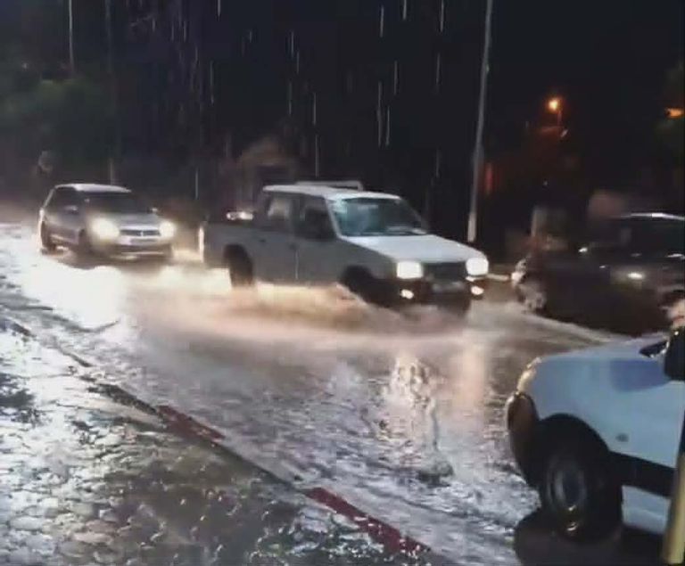 اضطرابات مناخية حادة في تونس.. حرارة وأمطار غزيرة وتحذيرات من تساقط البرد - صورة 4