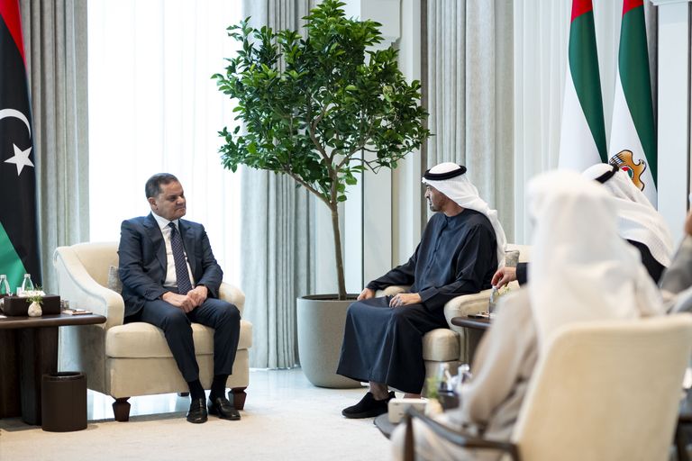 محمد بن زايد يبحث مع رئيس حكومة الوحدة بليبيا تطورات المنطقة - صورة 1