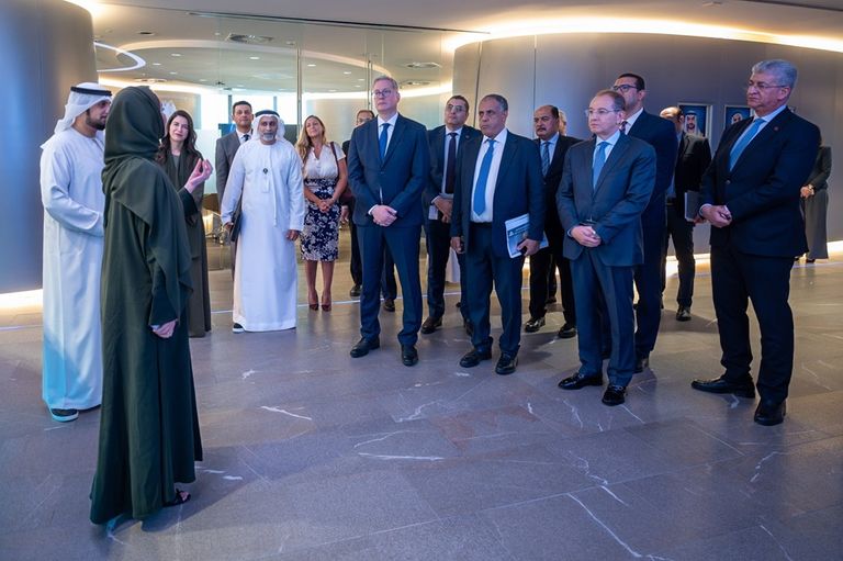 سلطان الجابر يبحث مع وزير البترول المصري توسيع الاستثمارات الاستراتيجية - صورة 2