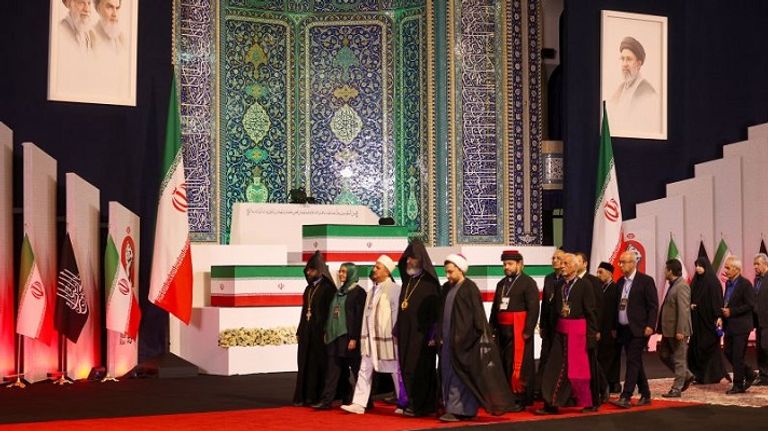 خلف جنازة خامنئي.. صراع نفوذ يهز أركان النظام الإيراني - صورة 1