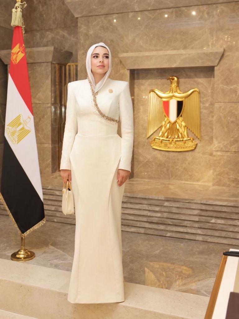 فستان آية السيسي في افتتاح &laquo;الأوكتاغون&raquo; بمصر.. رسائل وطنية مستوحاة من الهوية المصرية (صور) - صورة 1