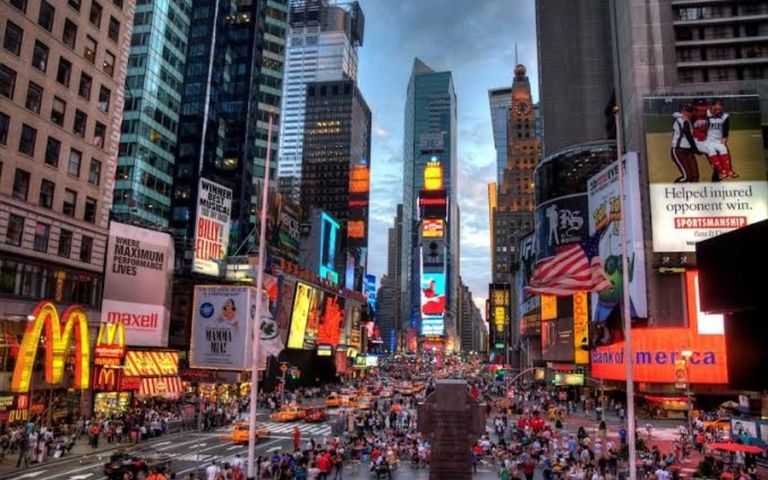 إصابة 8 أشخاص بينهم 4 أطفال في إطلاق نار بنيويورك - صورة 1