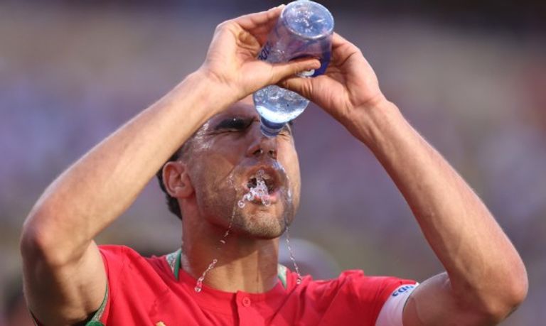 &laquo;التبريد الوهمي&raquo;.. باحث يحذر من خطر خفي يهدد لاعبي المونديال - صورة 1