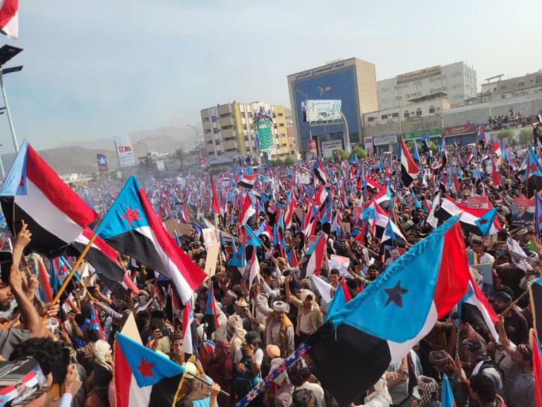 جنوب اليمن ينتفض.. التفاف شعبي رفضا لـ&laquo;إنقاذ الحوثي&raquo; - صورة 2