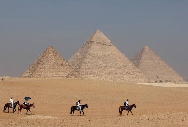 السياحة المصرية تتحدى التوترات.. 9 ملايين زائر و6.8 مليار دولار في 6 أشهر - صورة 6