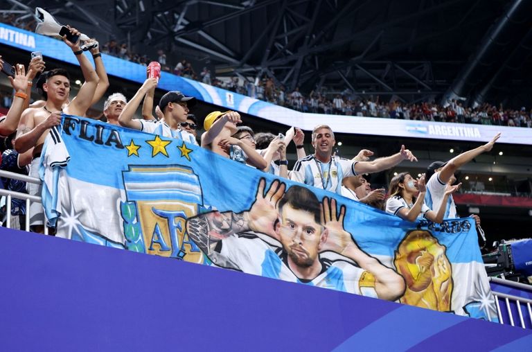 بعد تأهل الأرجنتين.. كيف أنقذ ميسي ملايين الفيفا في كأس العالم؟ - صورة 1