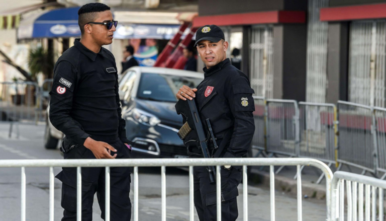 بينها اغتصاب قاصر.. الشرطة التونسية توقف مطلوبًا في 32 قضية - صورة 1