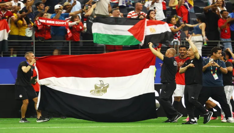 &laquo;خسارة بفعل فاعل&raquo;.. حكم مباراة الأرجنتين ومصر يشعل غضب الفنانين - صورة 2