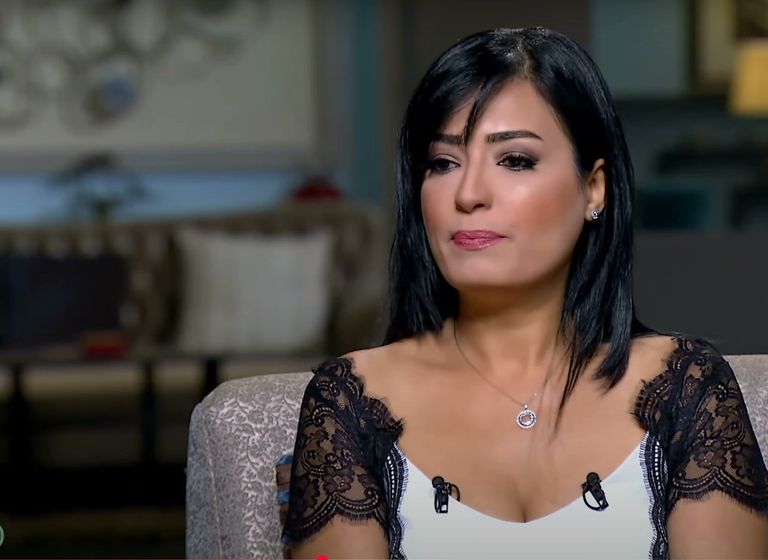 بعد إصابتها بورم في المخ.. مضاعفات العلاج الكيماوي للإعلامية إنجي عبد الله - صورة 1