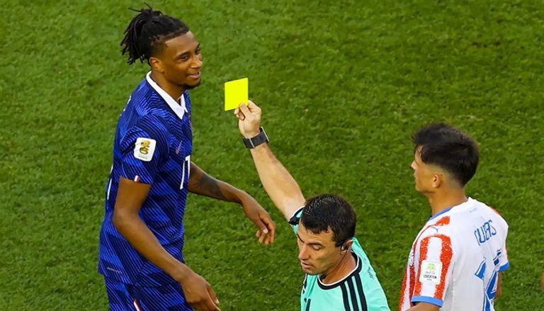 من أوليس إلى حكيمي.. الإيقاف يحاصر 8 نجوم في مباراة المغرب وفرنسا - صورة 1