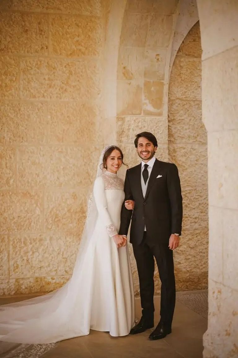 الملكة رانيا تعلن حمل الأميرة إيمان بطفلها الثاني بصورة عائلية مؤثرة - صورة 3