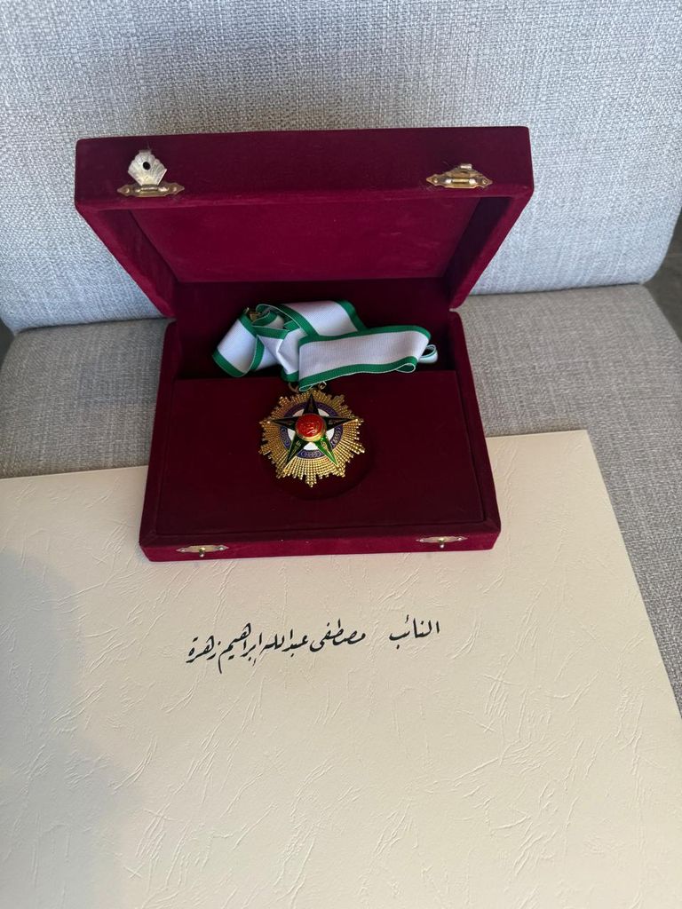منحهم &laquo;كأس الجدارة&raquo;.. تفاصيل استقبال السيسي للاعبي منتخب مصر - صورة 1