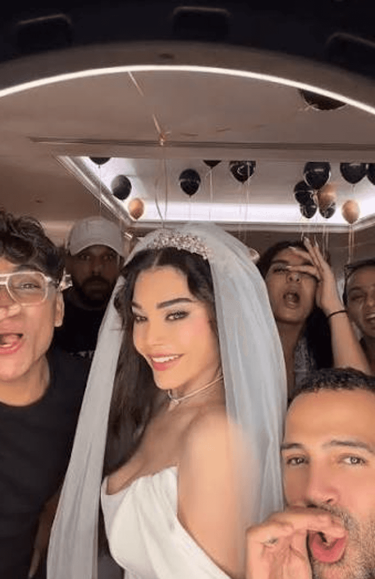هيفاء وهبي تخطف الأنظار في الأردن بإطلالة تشبه العروس - صورة 1