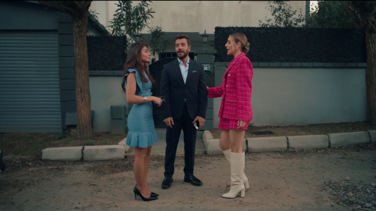 مسلسل &laquo;حب على ورق&raquo; الحلقة 22.. لين تواجه أوس بعد اتهامها بالسرقة - صورة 1